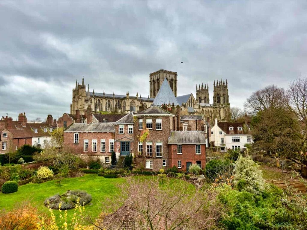 york city walls view