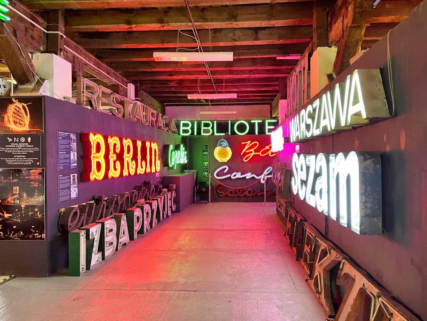 warsaw neon museum