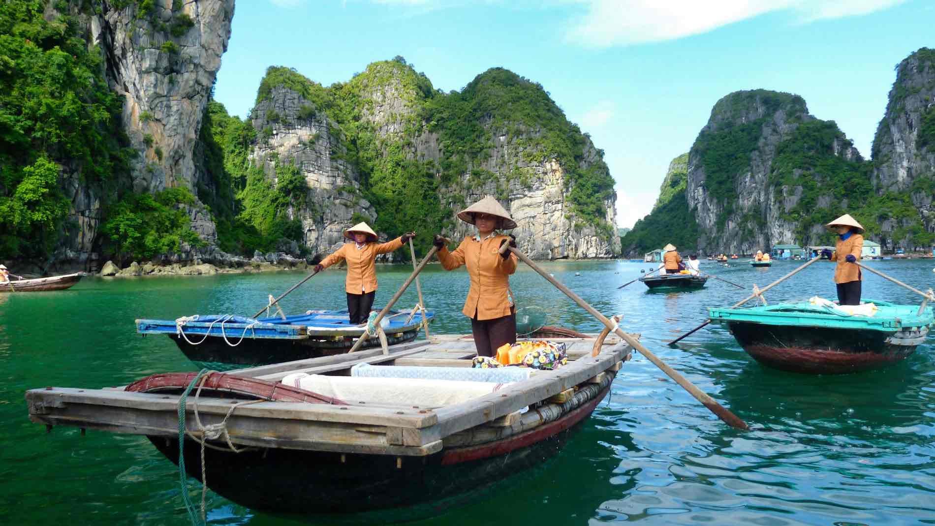 Bai Tu Long Bay, Halong Bay