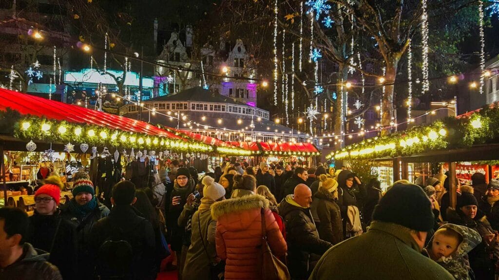 Christmas markets in London, always busy! But what an atmosphere!